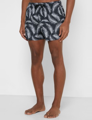 Short River Island, negru