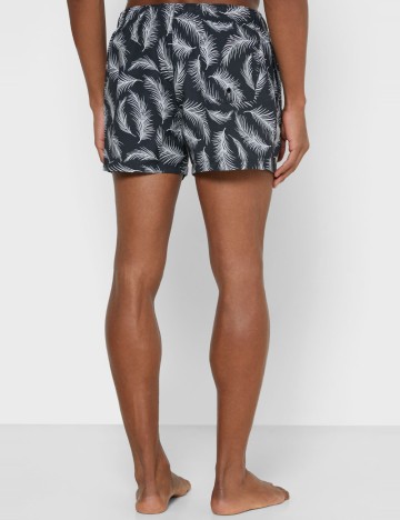 Short River Island, negru