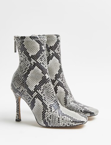 Botine River Island, animal print