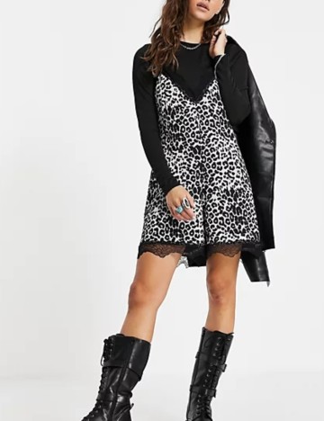 Set salopetă si bluză ASOS, mix culori