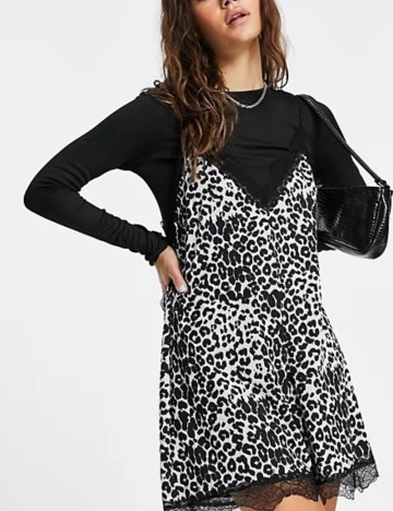 Set salopetă si bluză ASOS, mix culori