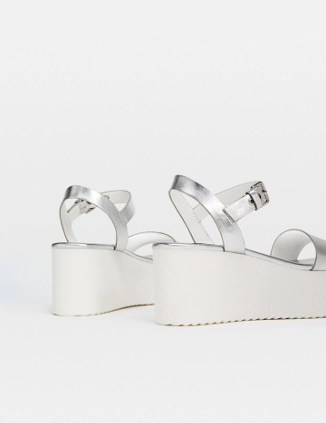 Sandale cu platformă Stradivarius, argintiu