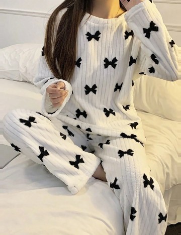 Compleu pijamale Shein, alb