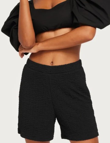 Pantaloni scurți Pieces, negru