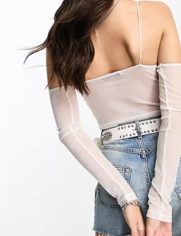Top Bershka, alb