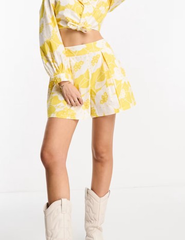 Pantaloni scurți Miss Selfridge, mix culori