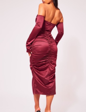 Rochie midi PRETTYLITTLETHING, vișiniu