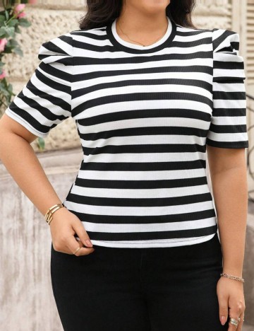 Tricou Shein Curve+, mix culori