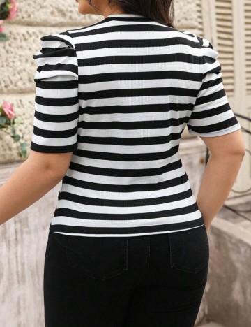 Tricou Shein Curve+, mix culori