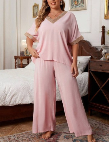 Pijamale Shein Curve+, roz