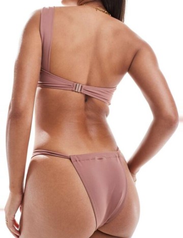 Slip Miss Selfridge, maro