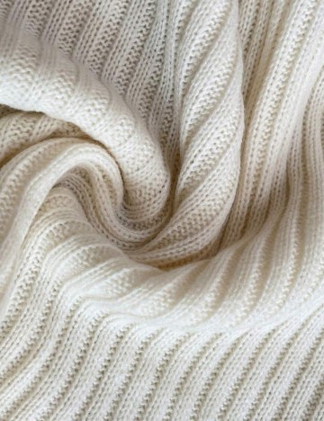 Pulover Shein Curve+, crem