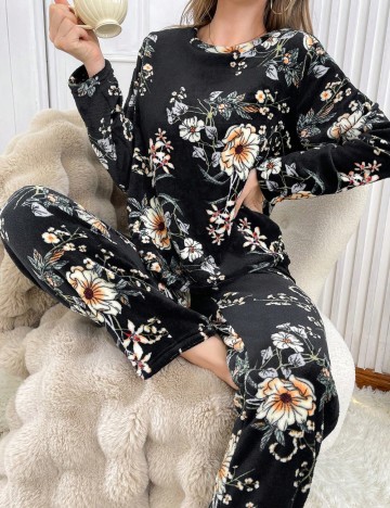 Compleu pijamale Shein, mix culori