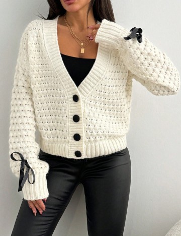 Pulover cu nasturi Shein, crem