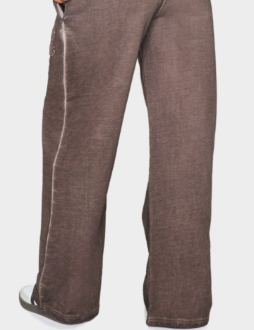 Pantaloni PRETTYLITTLETHING, maro inchis