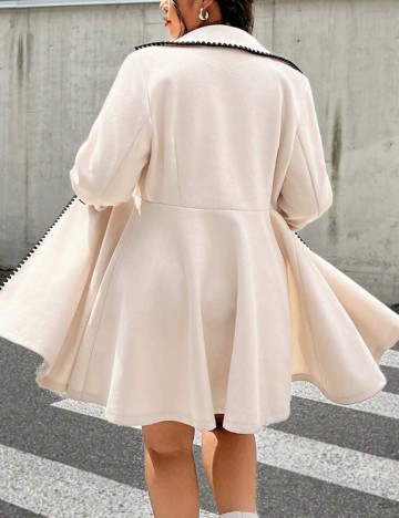 Palton Shein Curve+, crem