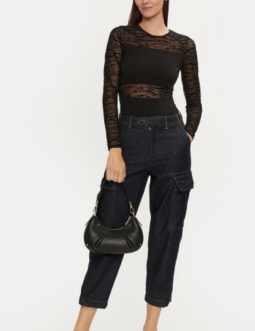 Body Only, negru
