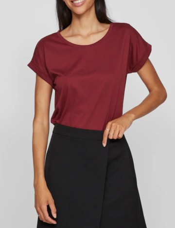 Tricou Vila, vișiniu