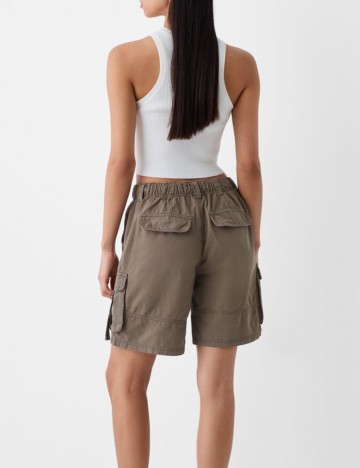 Pantaloni scurți Bershka, kaki