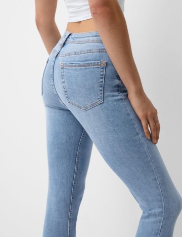 Jeans Bershka, albastru