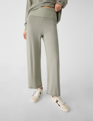 Pantaloni Stradivarius, verde