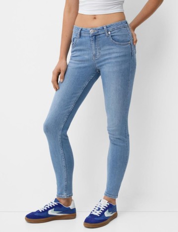 Jeans Bershka, albastru
