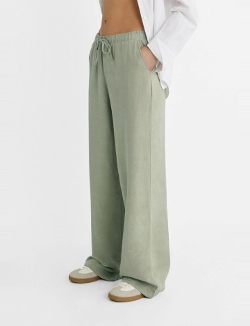 Pantaloni Stradivarius, verde