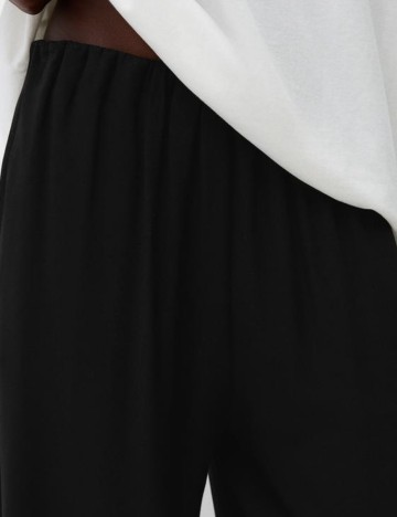 Pantaloni Bershka, negru