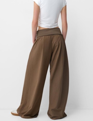 Pantaloni Bershka, maro
