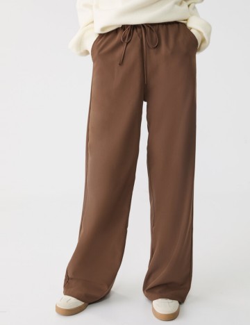 Pantaloni Stradivarius, maro