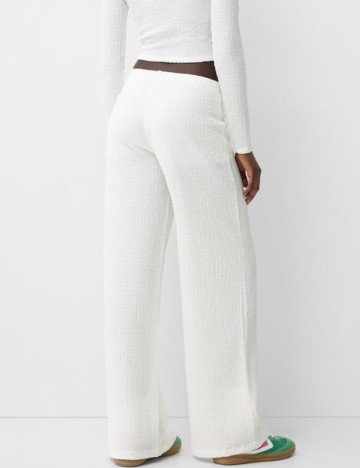 Pantaloni Bershka, alb