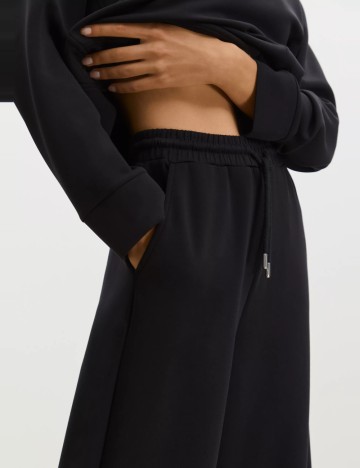 Pantaloni de trening Stradivarius, negru