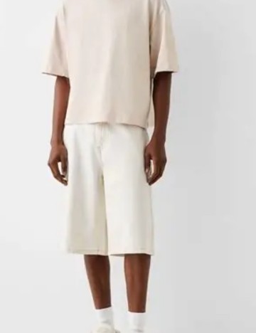 Pantaloni scurți Bershka, crem