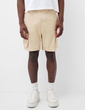 Pantaloni scurți Bershka, crem
