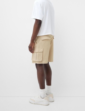 Pantaloni scurți Bershka, crem