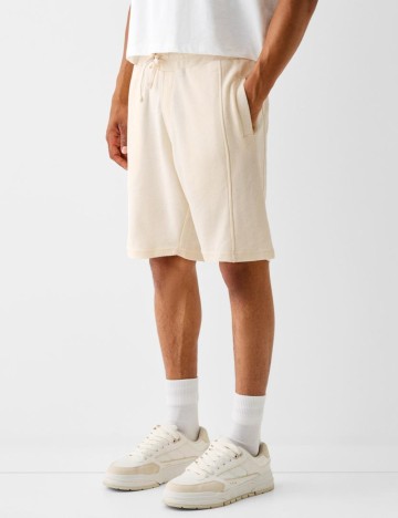 Pantaloni scurți Bershka, crem