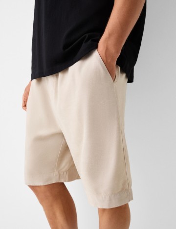Pantaloni scurți Bershka, bej