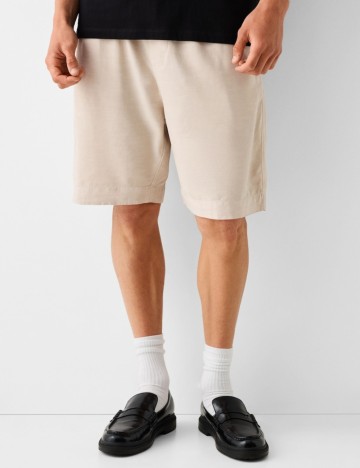 Pantaloni scurți Bershka, bej