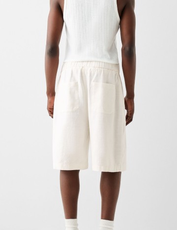 Pantaloni scurți Bershka, crem