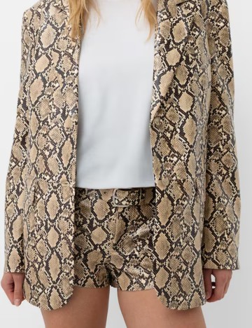 Pantaloni scurți Bershka, mix culori