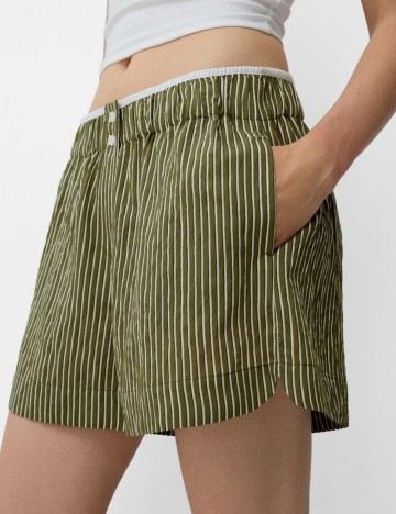 Pantaloni scurți Bershka, mix culori