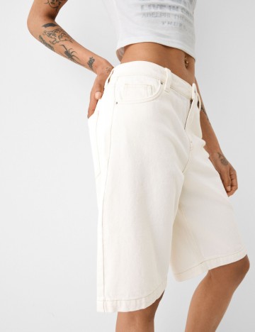 Pantaloni scurți de blugi Bershka, crem