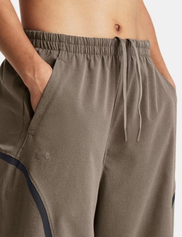 Pantaloni Under Armour, bej
