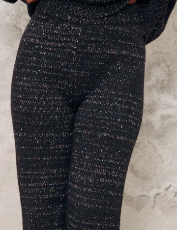 Pantaloni PRETTYLITTLETHING, negru