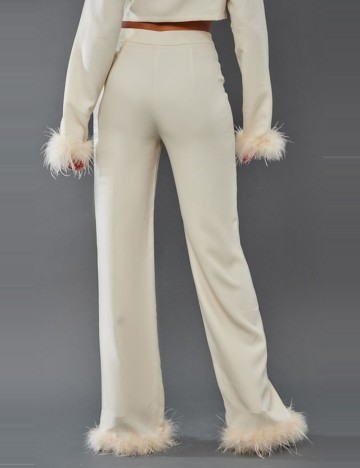 Pantaloni PRETTYLITTLETHING, crem