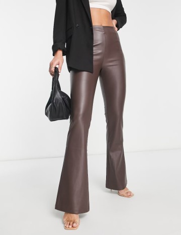 Pantaloni imitație din piele ASOS, maro