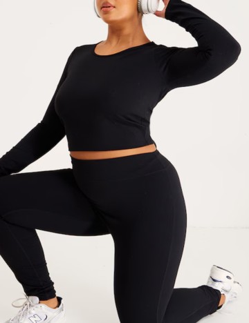 Top PRETTYLITTLETHING, negru