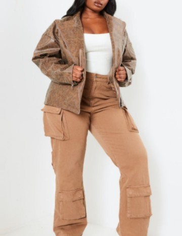 Jachetă imitație de piele PRETTYLITTLETHING, maro