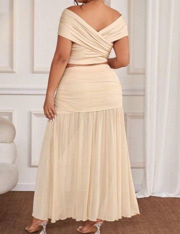 Compleu Shein Curve+, crem