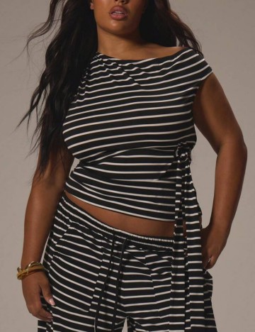 Tricou Shein Curve+, mix culori